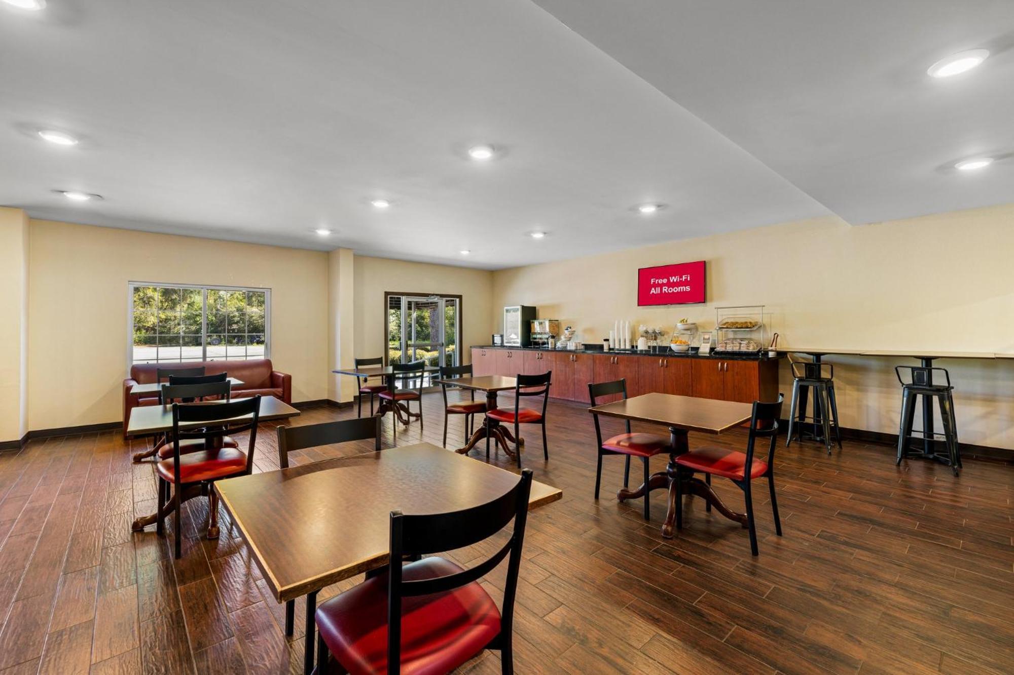 Red Roof Inn & Suites Albany, Ga Exterior photo