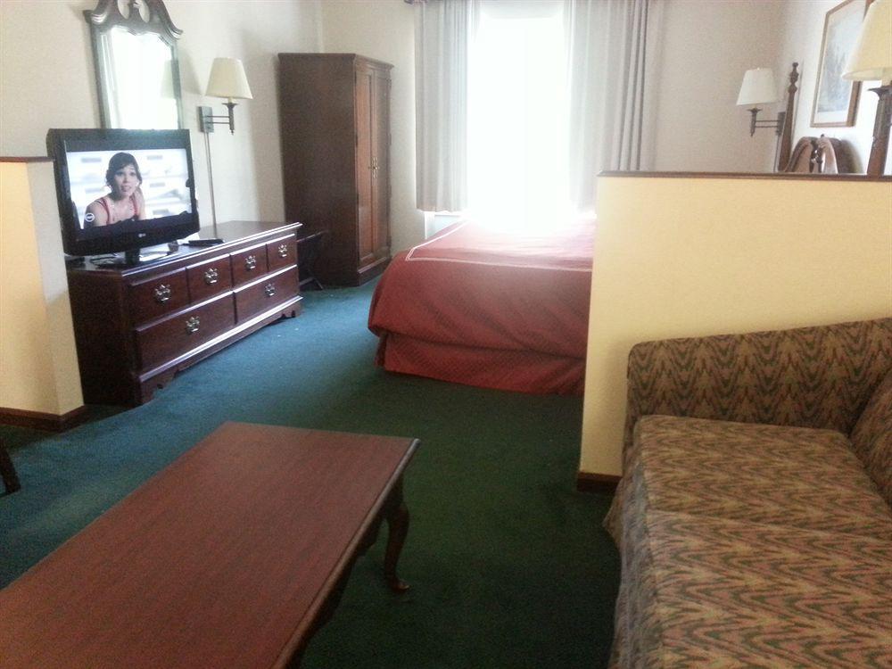 Red Roof Inn & Suites Albany, Ga Exterior photo